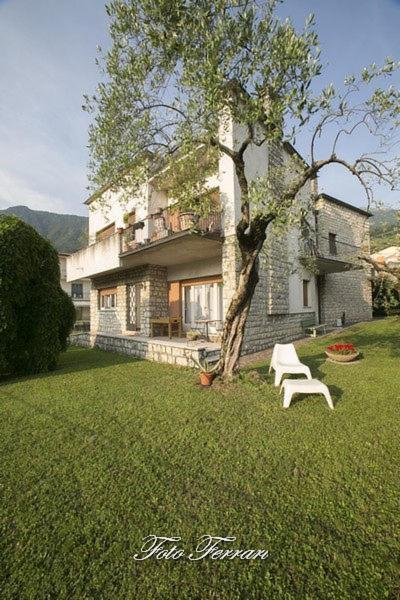 Casa Vacanze Gli Ulivi Del Lago Villa Sale Marasino Exterior photo