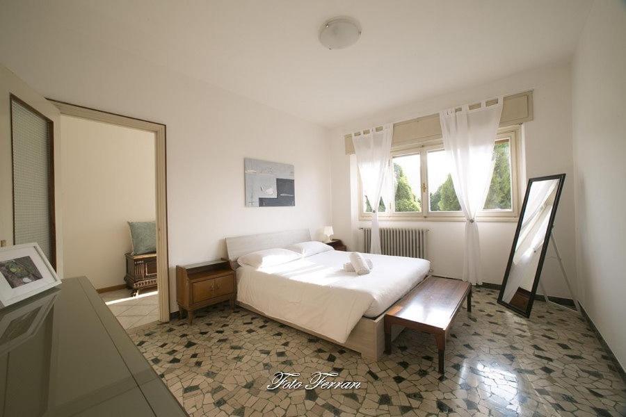 Casa Vacanze Gli Ulivi Del Lago Villa Sale Marasino Exterior photo